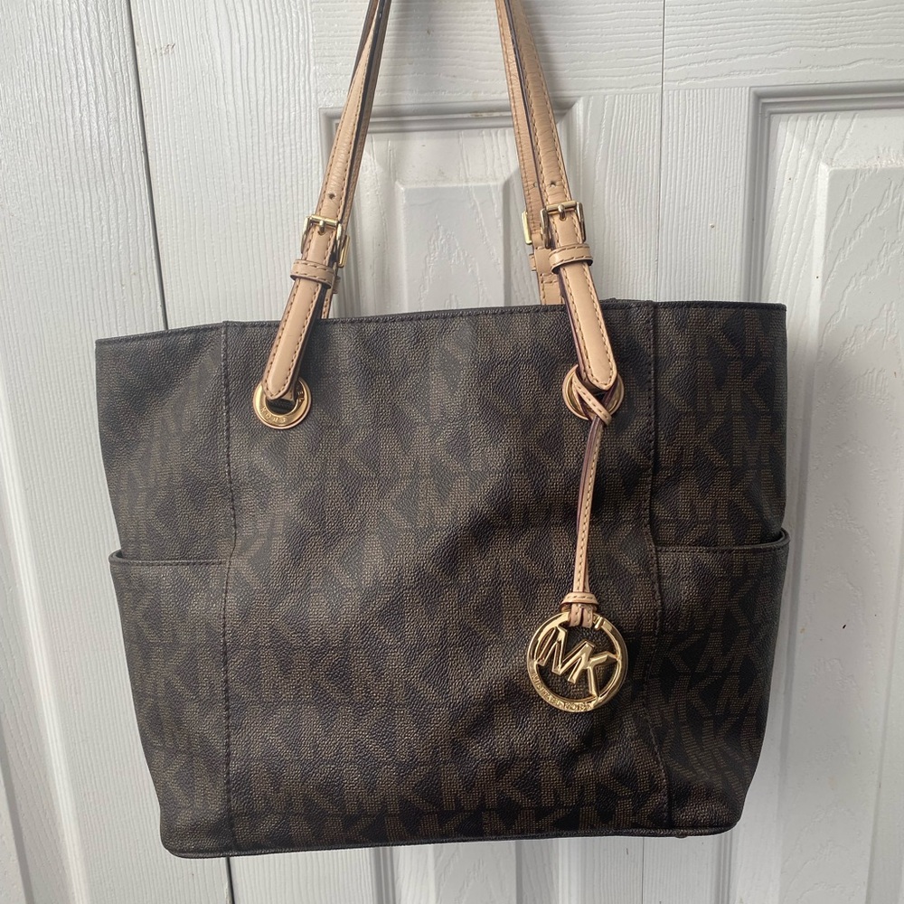 Michael Kors Large Logo Brown Signature Tote Bag. Preowned, barely used!